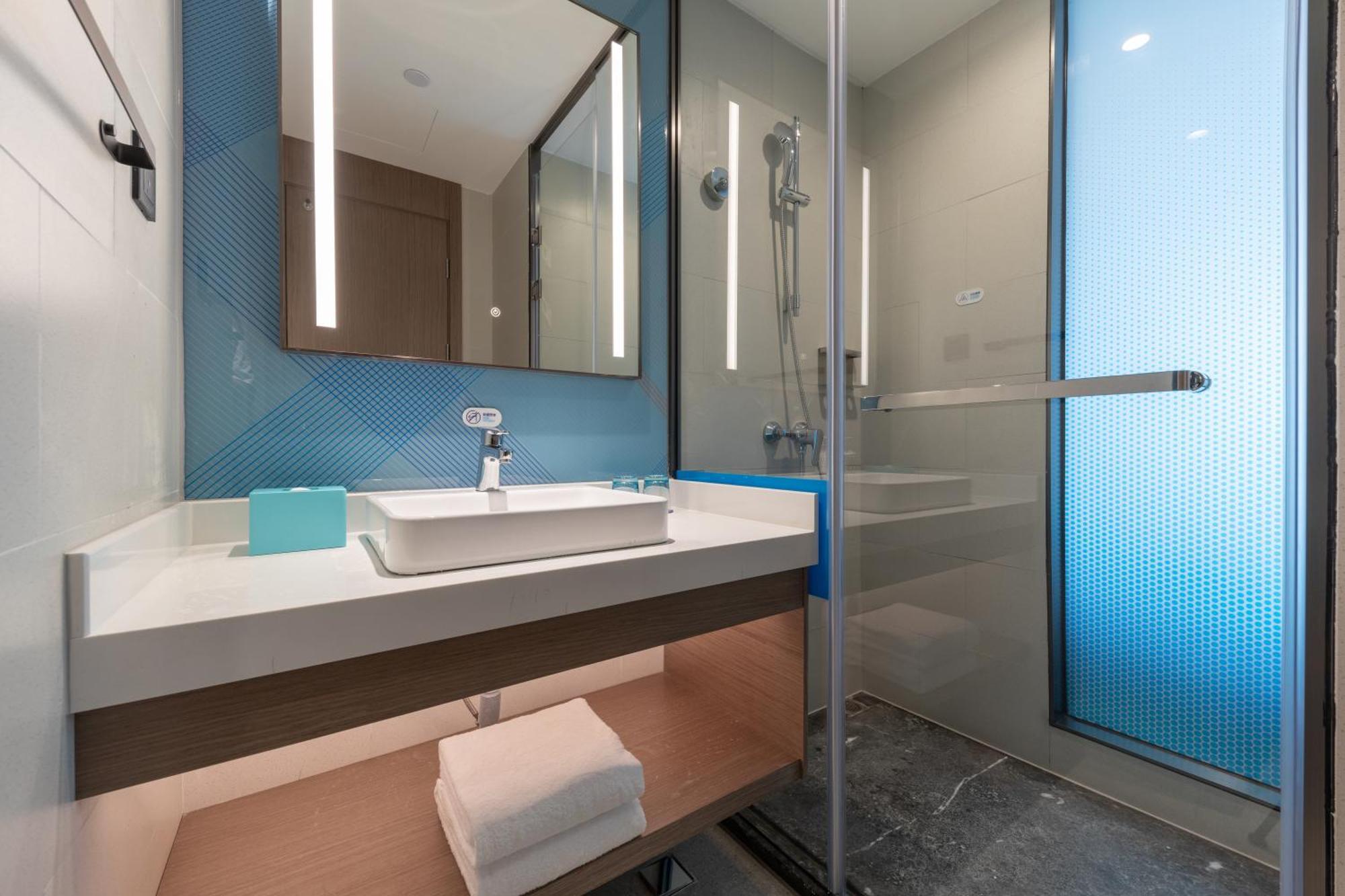 Holiday Inn Express Changfeng Park شانغهاي المظهر الخارجي الصورة